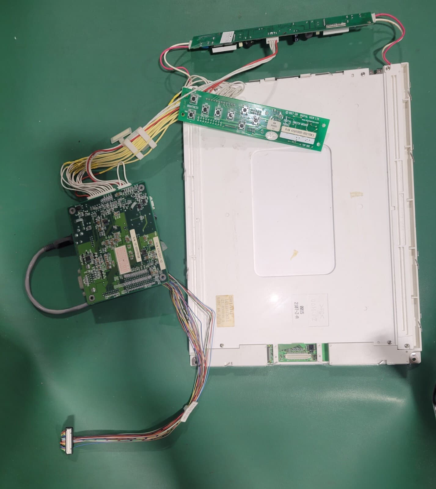 Electrovert Electra Sharp LQ121S1DG11 LCD 5