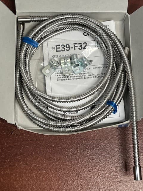 Omron E39-F32C Armor Jacket for Fiber Optic Cable 1m Flex Tube NEW 3