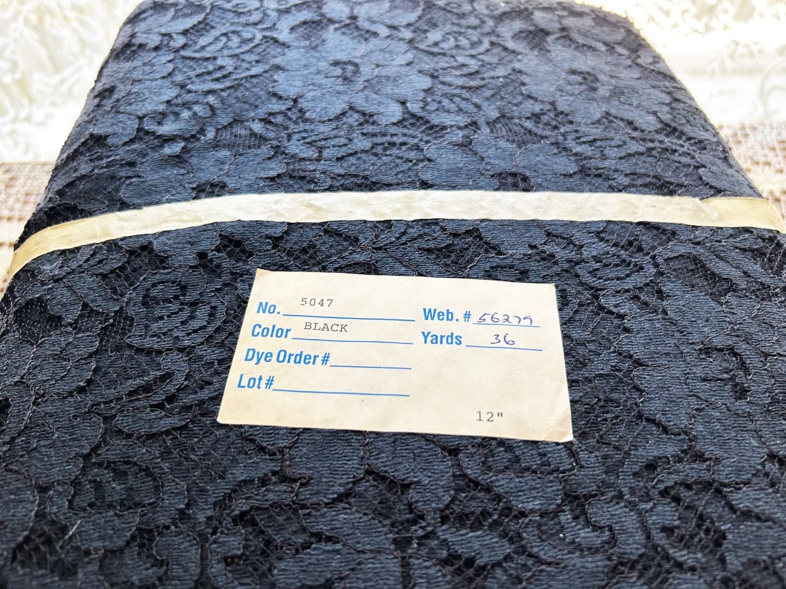 36 Yards Vintage Eyelash Lace NOS on Orig Bolts 10-12" Wide Bridal Ivory  Black 2