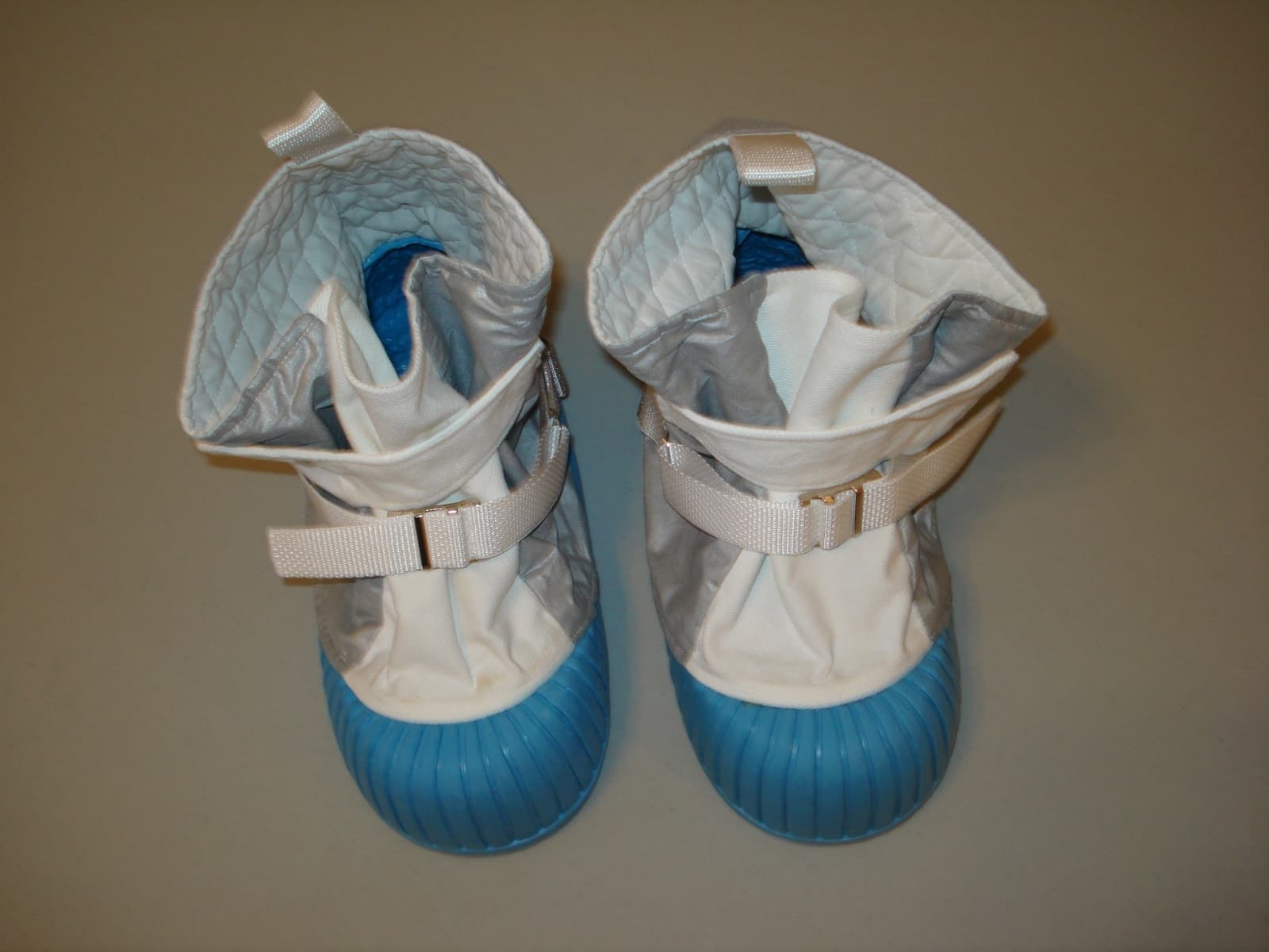 APOLLO SPACE SUIT WITH ALUMINUM SUIT FITTING - NASA REPLICA 3