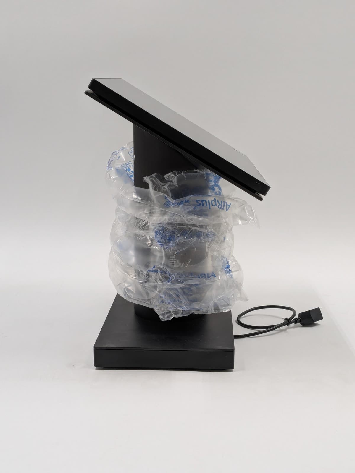 HP Engage One AIO Retail 12.3" Touch Display Intel i3-7100U 8GB RAM 512GB SSD 3