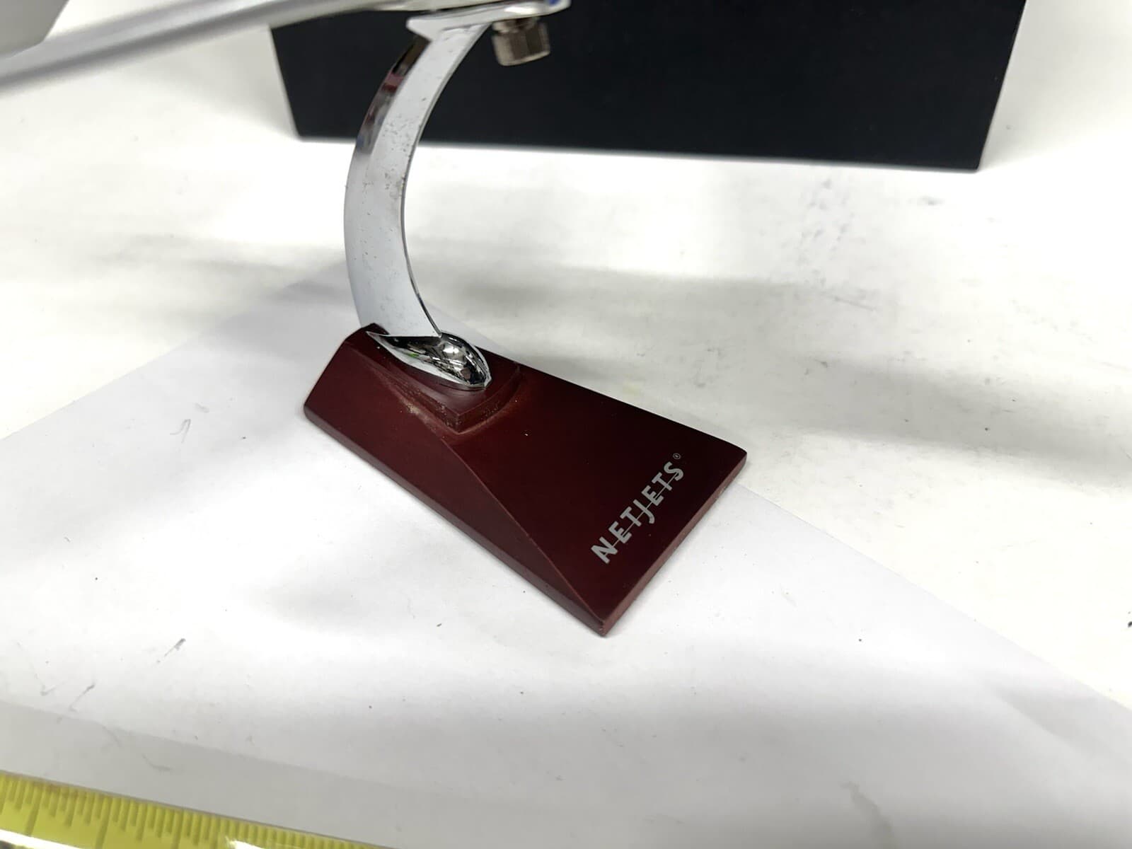 NEW Embraer Phenom 300 Jet By Netjets Airplane Model _ 1:72 Rare 2