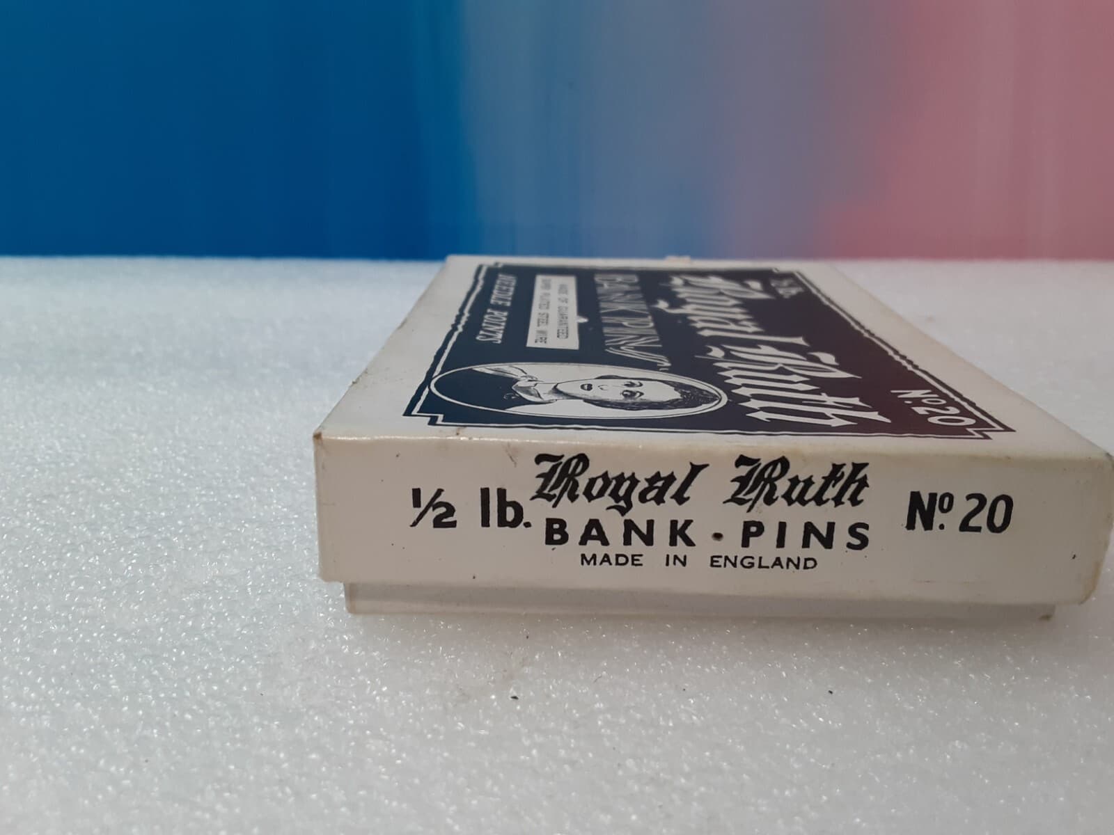 ROYAL RUTH vintage Bank Pins Needle Points No. 20 Retro Box Advertising 1/2 lb. 4