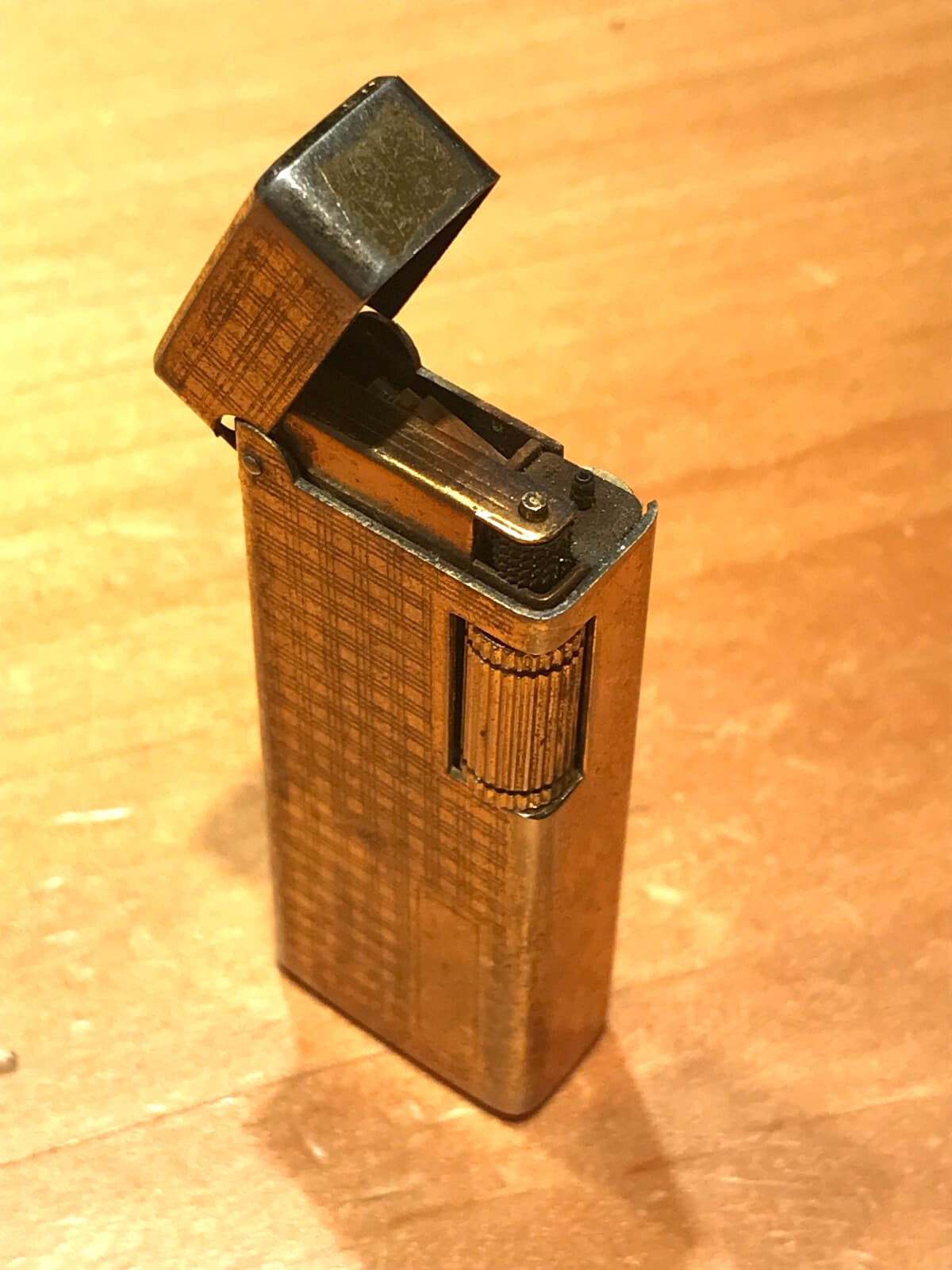 VINTAGE SLIM GOLD TONE COLIBRI LIGHTER 5