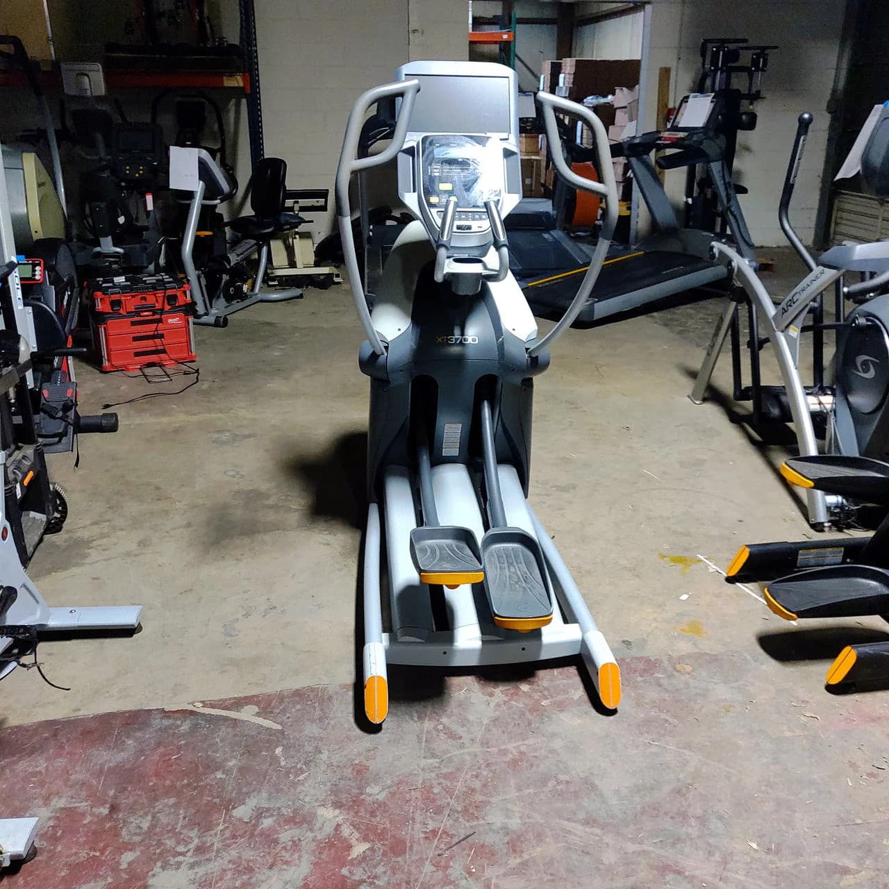 Octane XT3700 Elliptical 4
