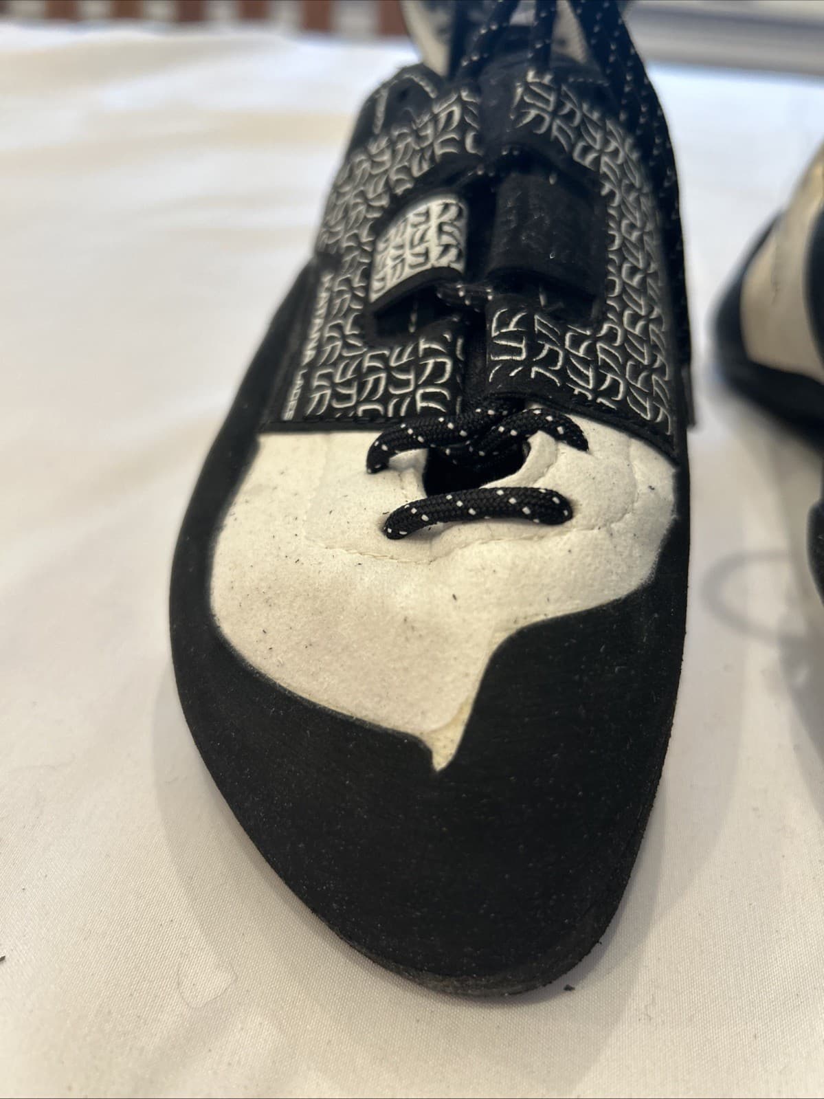 La Sportiva Katana Lace Women's Climbing Shoes, Size US 4, EUR 34.5, White/Black 4