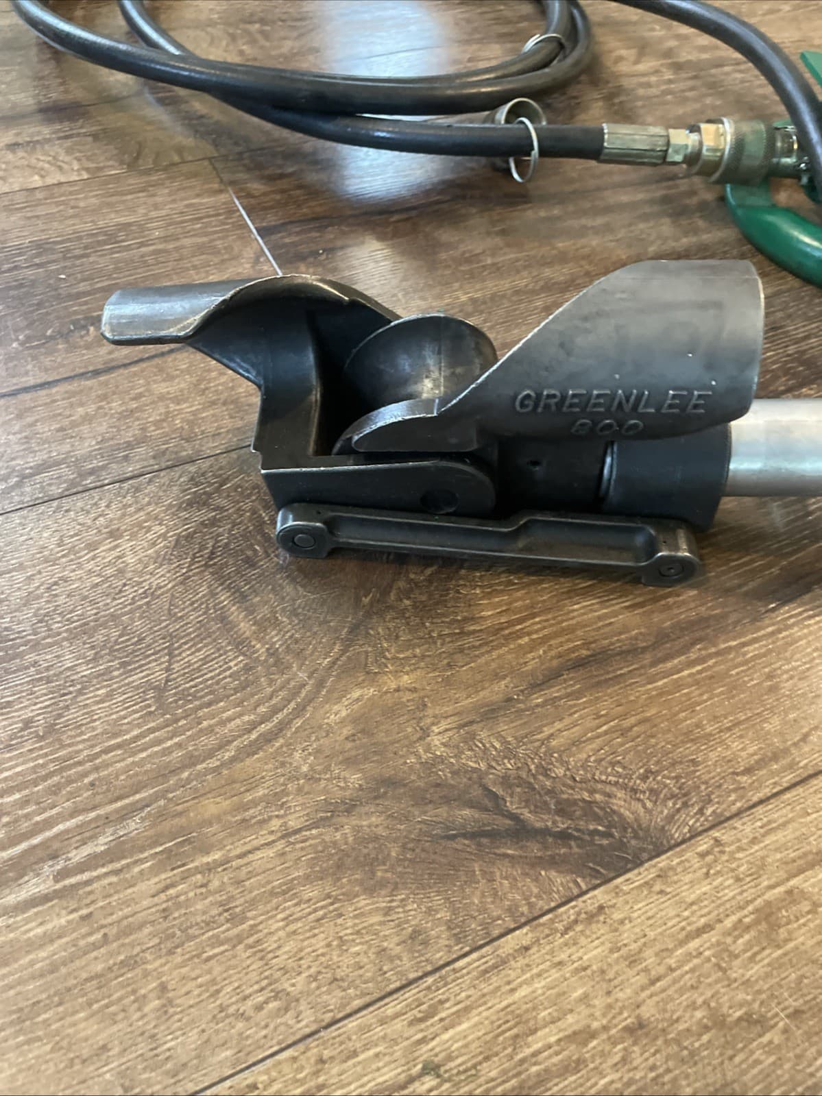 Greenlee 800 Hydraulic cable bender With 1725 foot pump 350 MCM - 1000 MCM 2