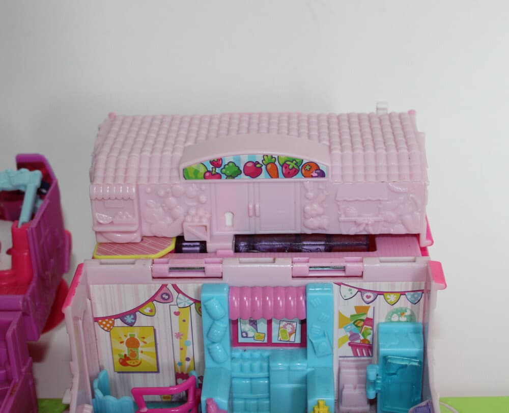 Shopkins Lil' Secrets Secret Small Mall - multi level playset w/ grocery store 4