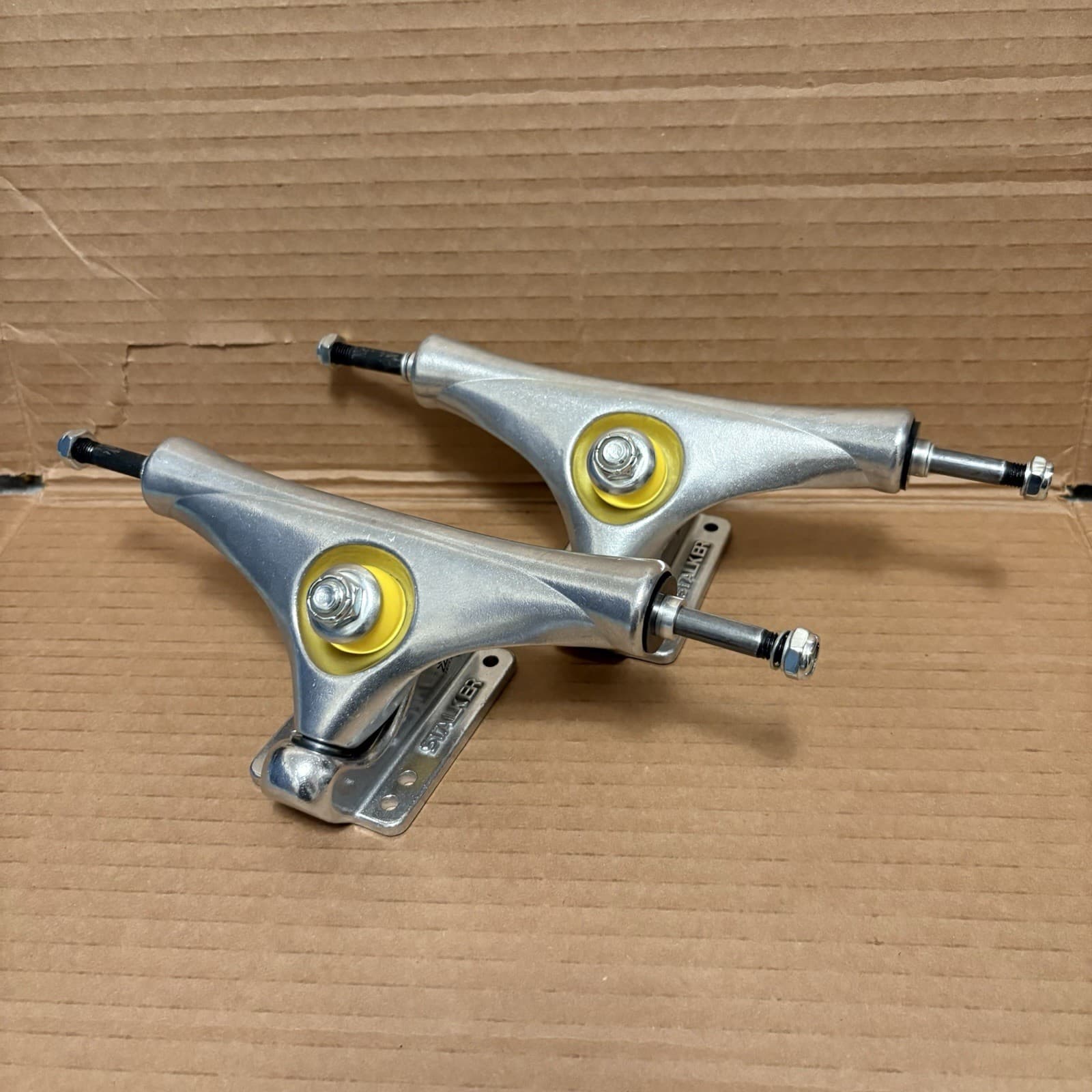 Gullwing Stalker 40 Degree 10” Longboard Trucks 2