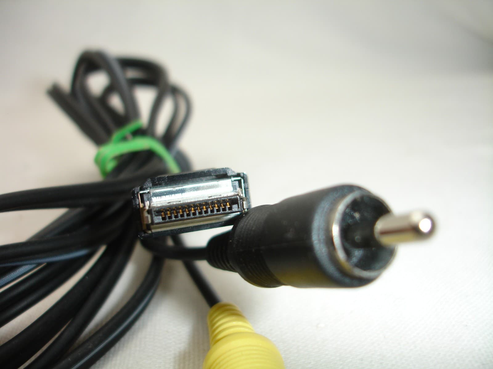Canon AV Cable AVC-DC200 3