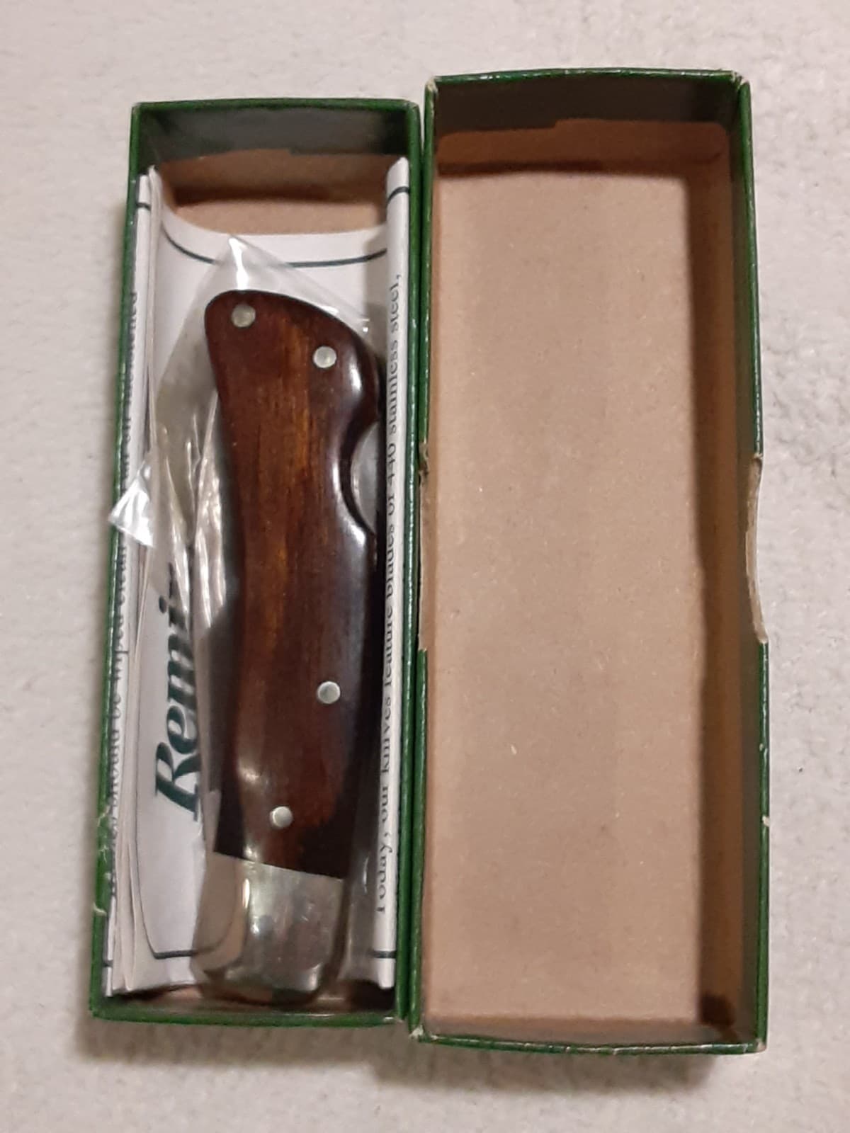 Remington USA R5-W Gentlemans Folding Knife W Box & Paper Unused 5