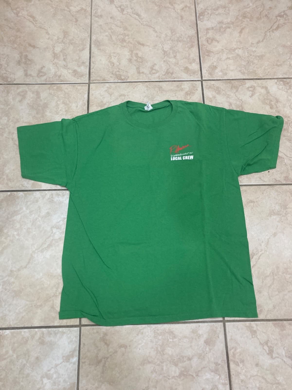 Rihanna TE Diamonds World Tour 2013  local crew Shirt Concert local crew t shirt 2