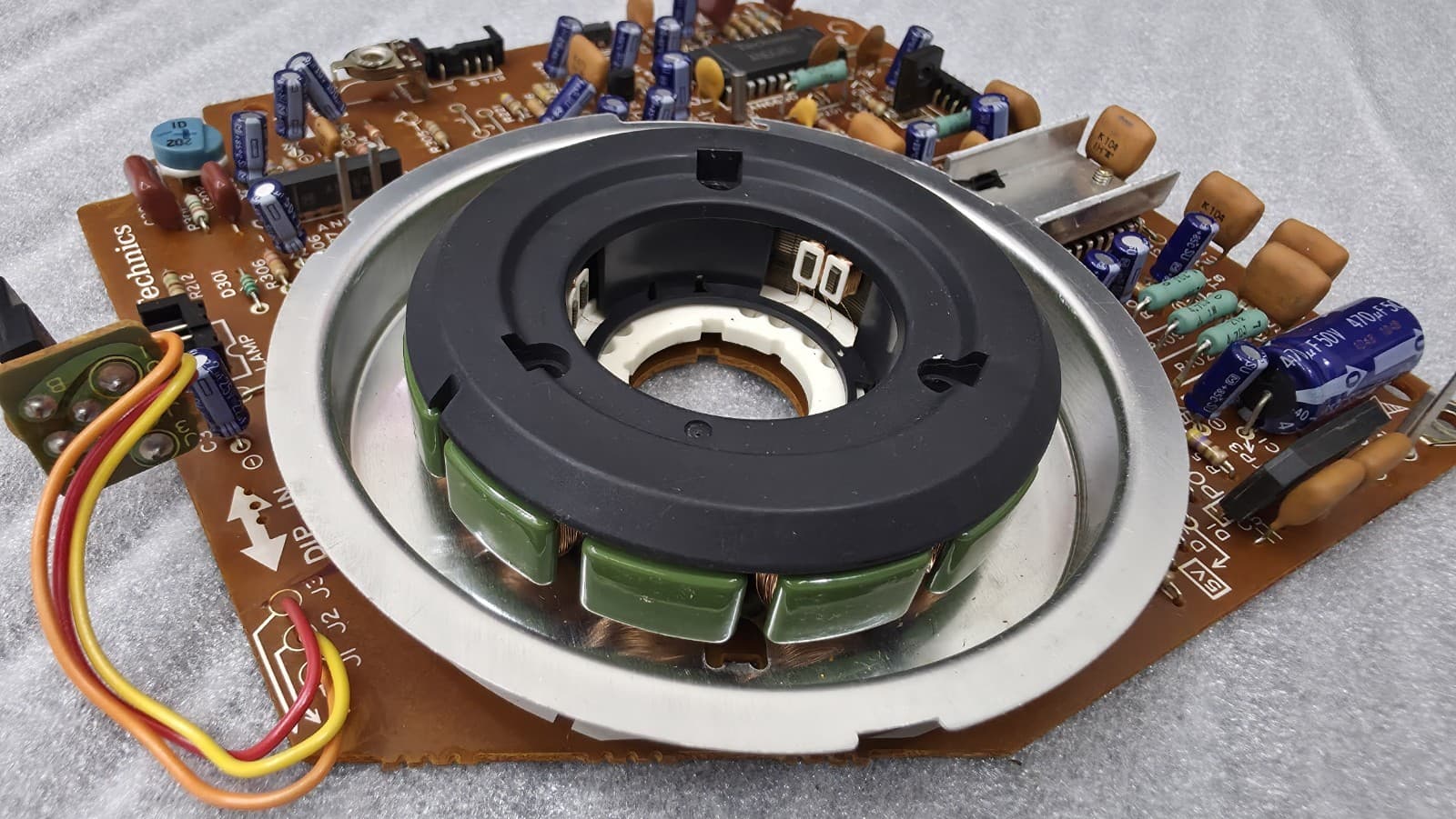 Technics sl1200, sl1210 mk2. Main pcb/motor  6