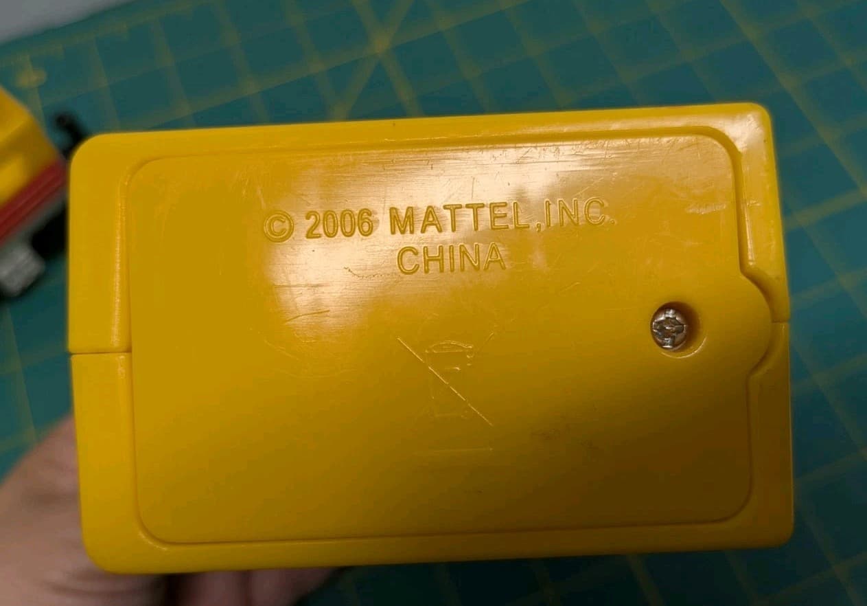 Fisher Price GeoTrax Grand Central Station Yellow Train Engine Remote & Figure 5