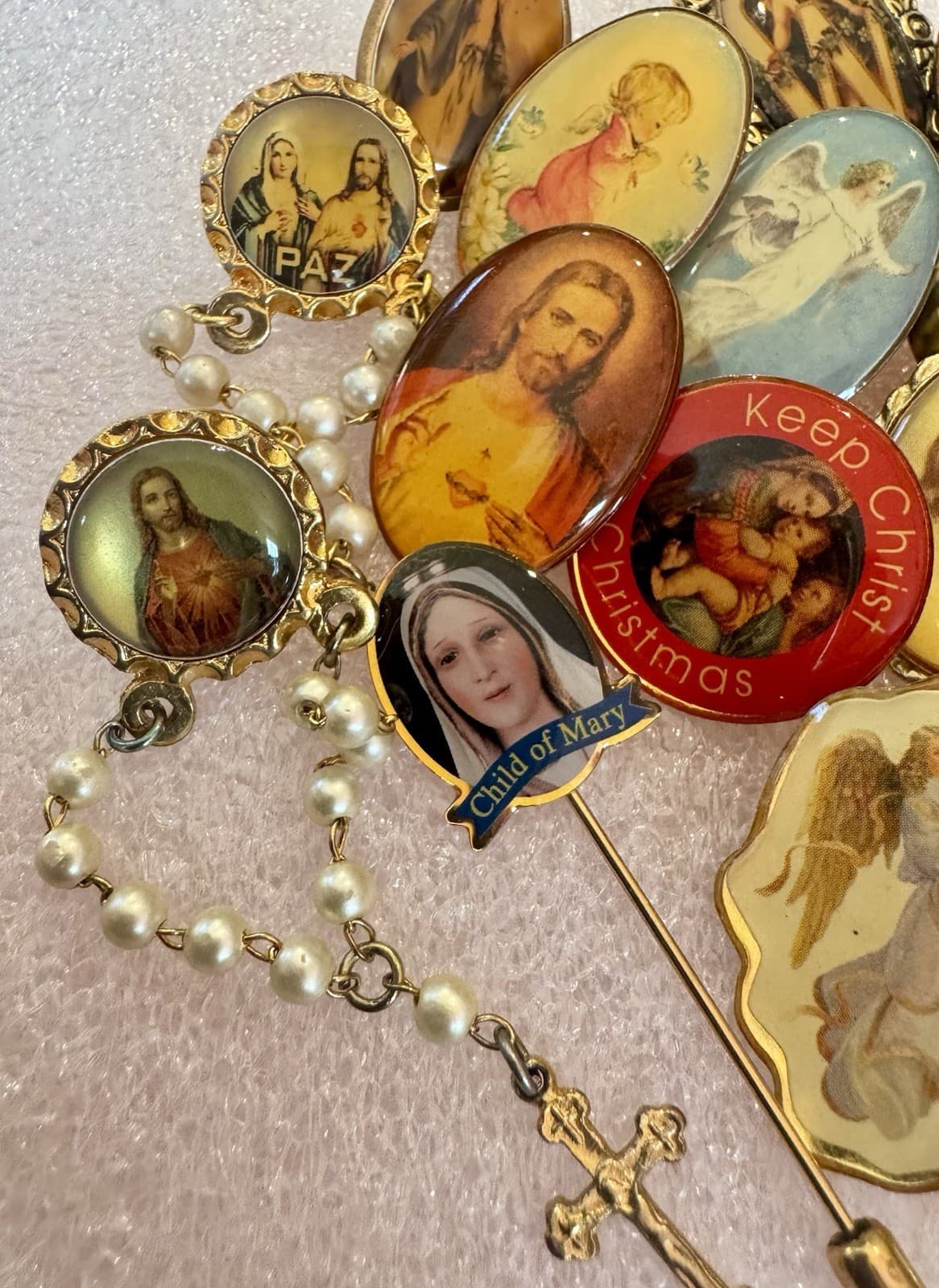 Vintage Religious Christian Lapel Pin Lot 19 Pins - Portraits Jesus Angel Mary 6