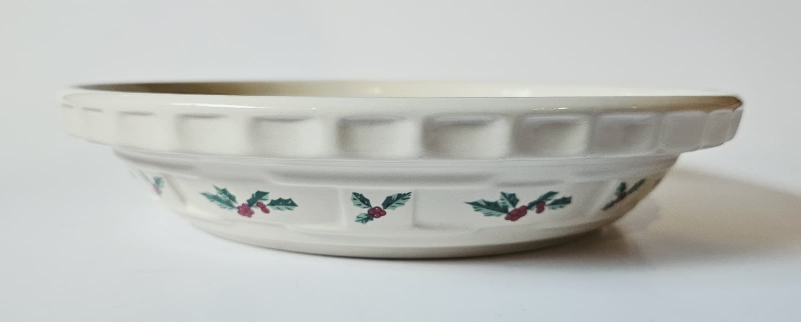 Longaberger Pottery Woven Traditions Christmas Holly Berry 10"  Pie Plate White 2