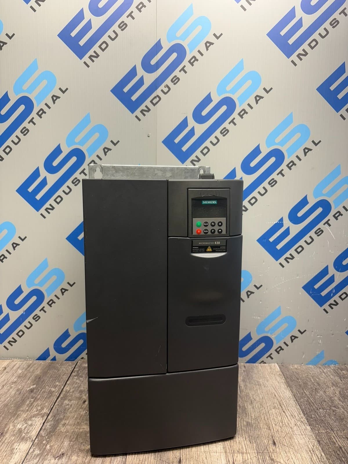 SIEMENS MICROMASTER 430 AC INVERTER w/ OPERATOR PANEL