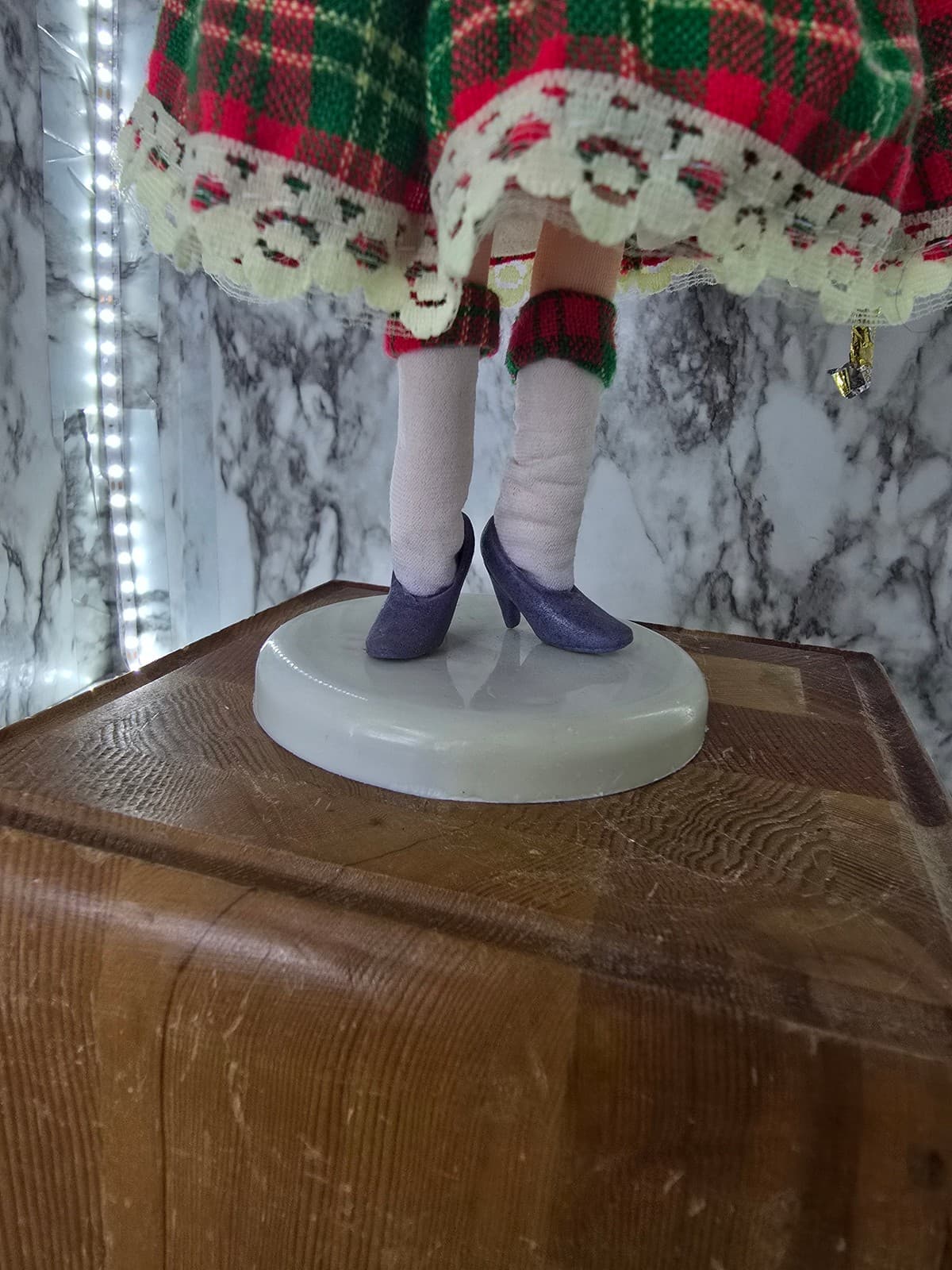 1960s Bradley styled Scottish Souvenir Doll, made in Korea 5