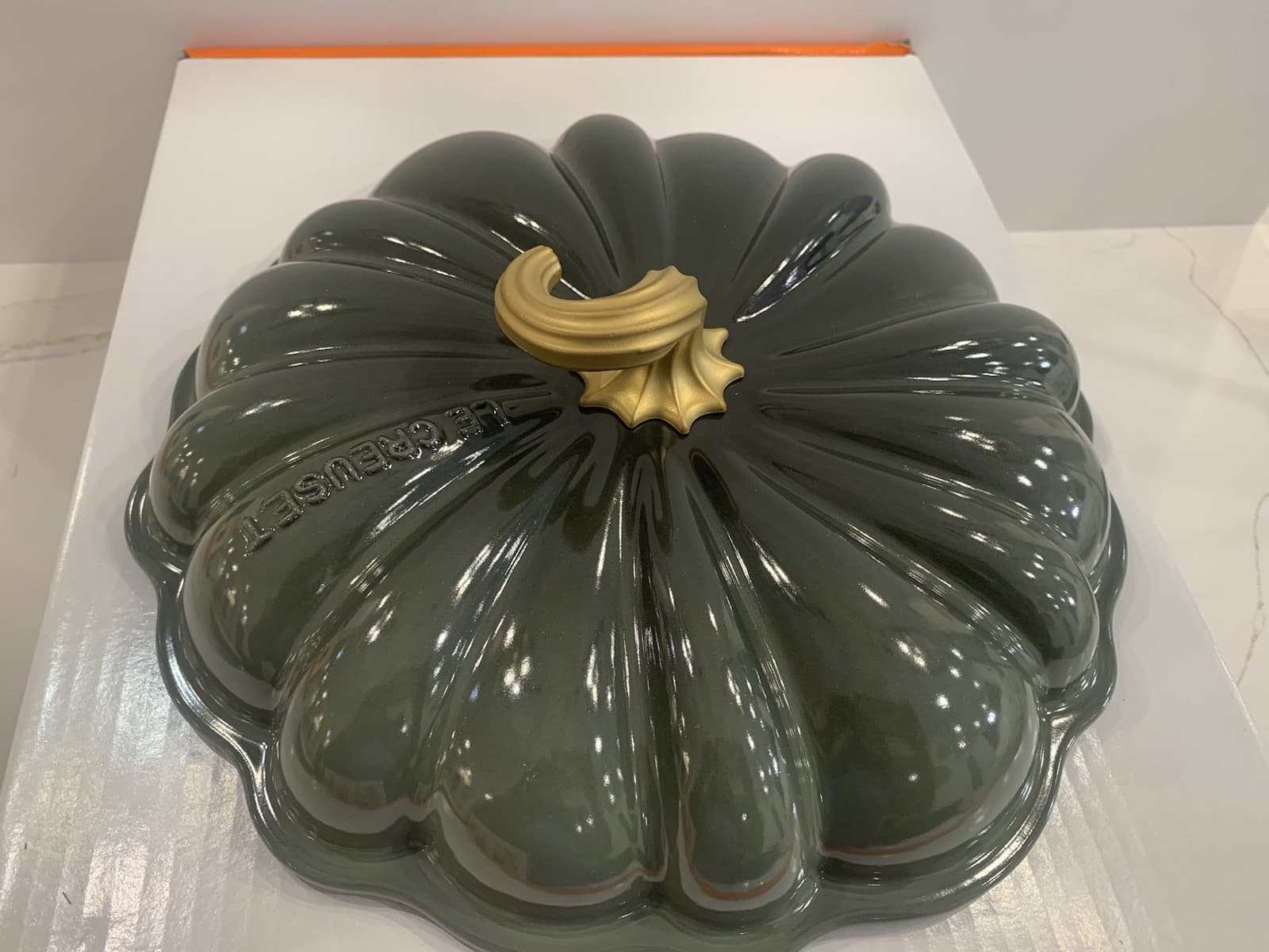 Le Creuset Enameled Cast Iron Pumpkin Braiser 3.7L ,Thyme 4