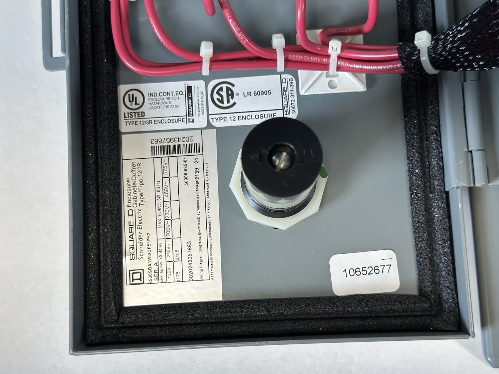 Square D 8536SBA1V02CP51P52. Motor Starter 600V AC 2 Pole Single Phase 120V 5