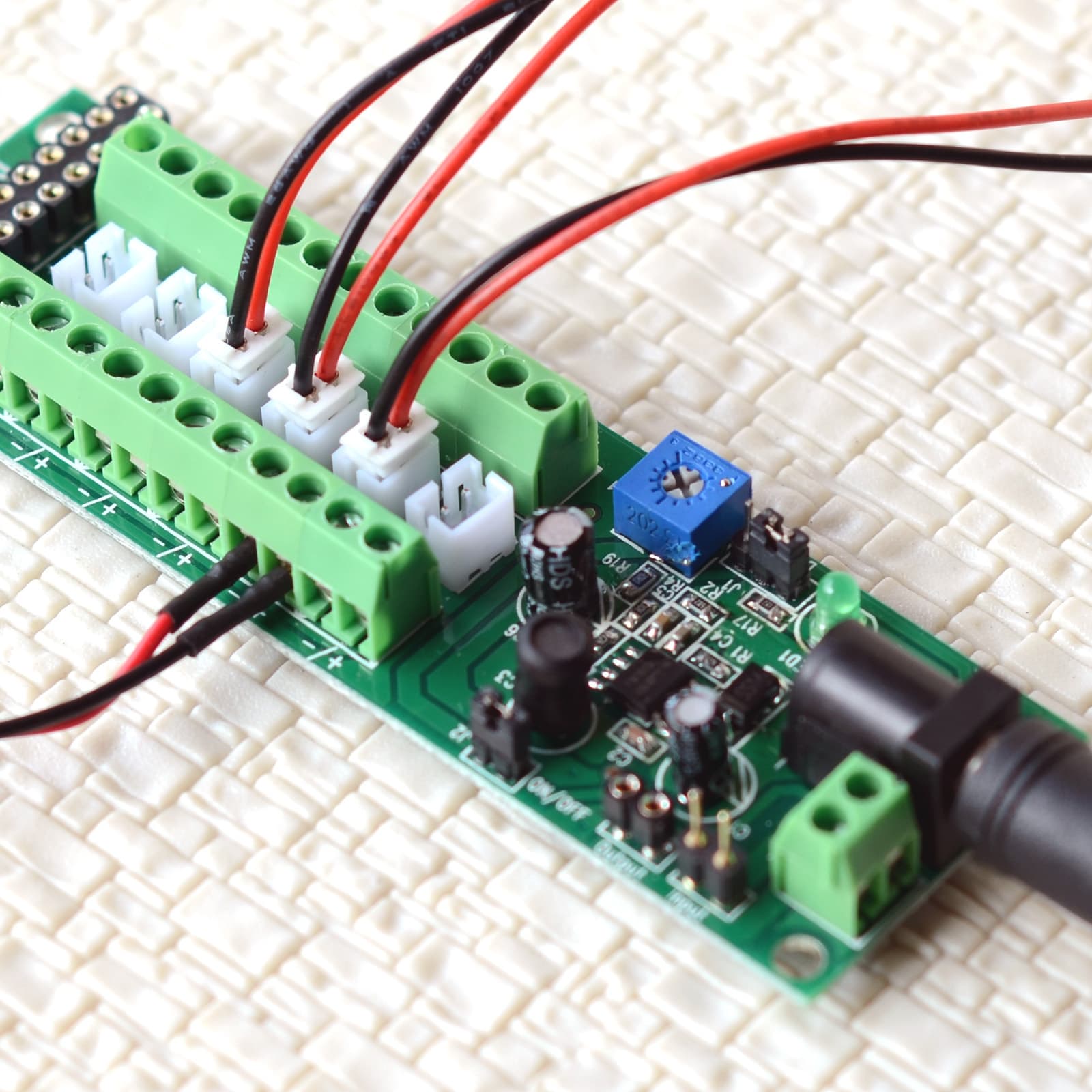 1 x power distribution board self adapt distributor HO N O LED street light hub 4