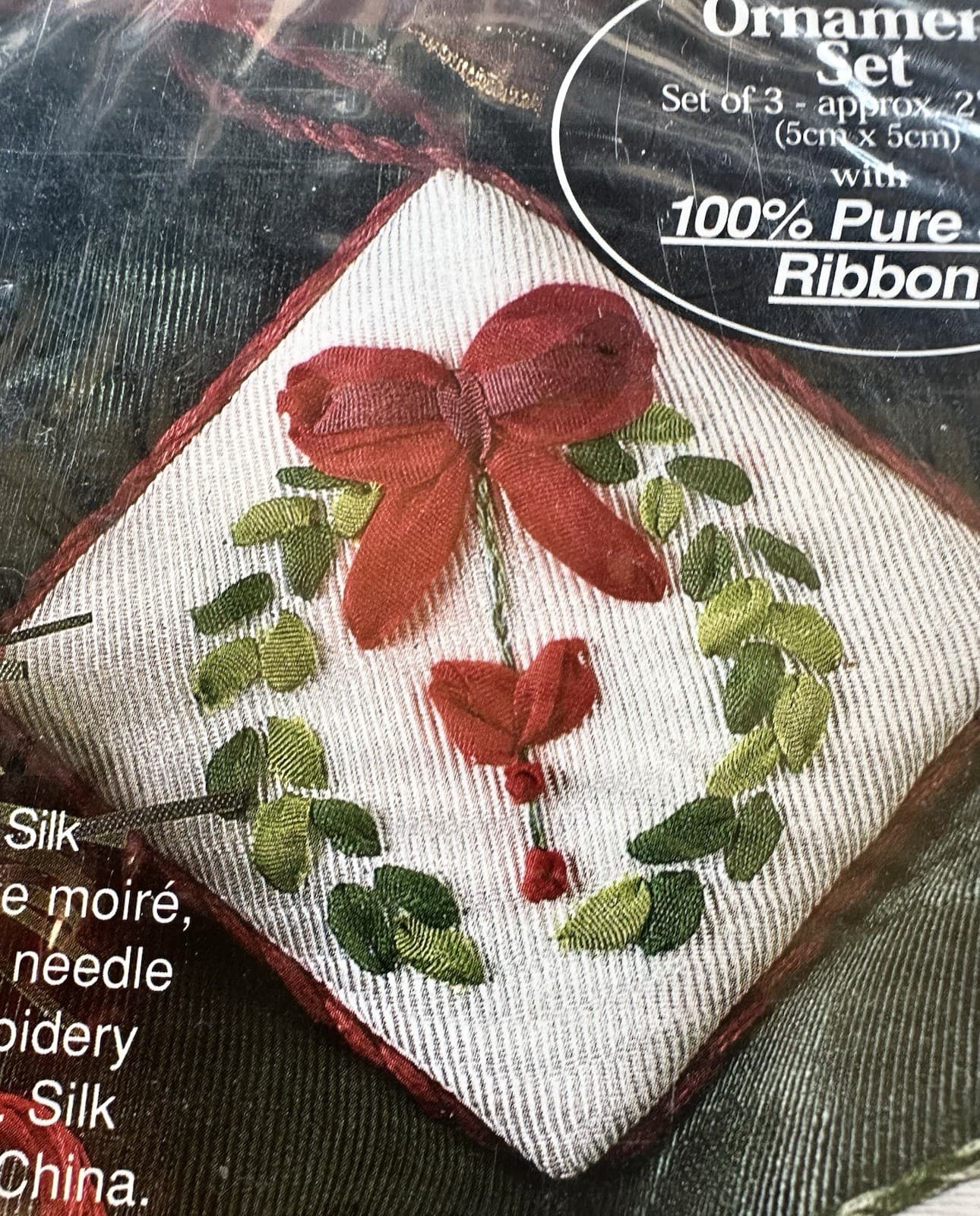 SILK Ribbon Embroidery Ornament Kit 83355 Quilters Christmas  Makes 3 - New 2