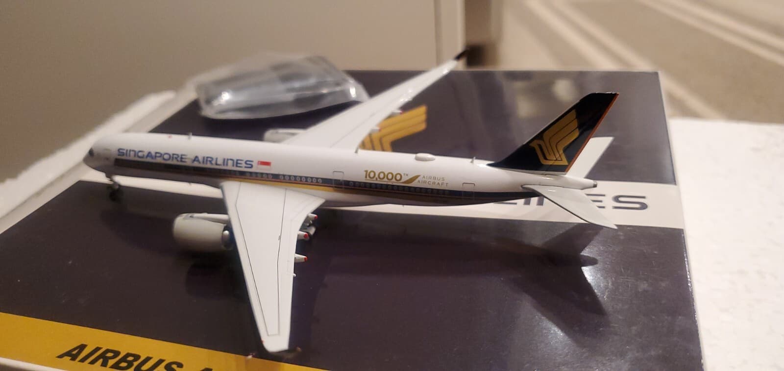 Aviation400 Singapore Airlines A350-941 1:400 AV4026 10,000th Airbus TTL 9V-SMF 5