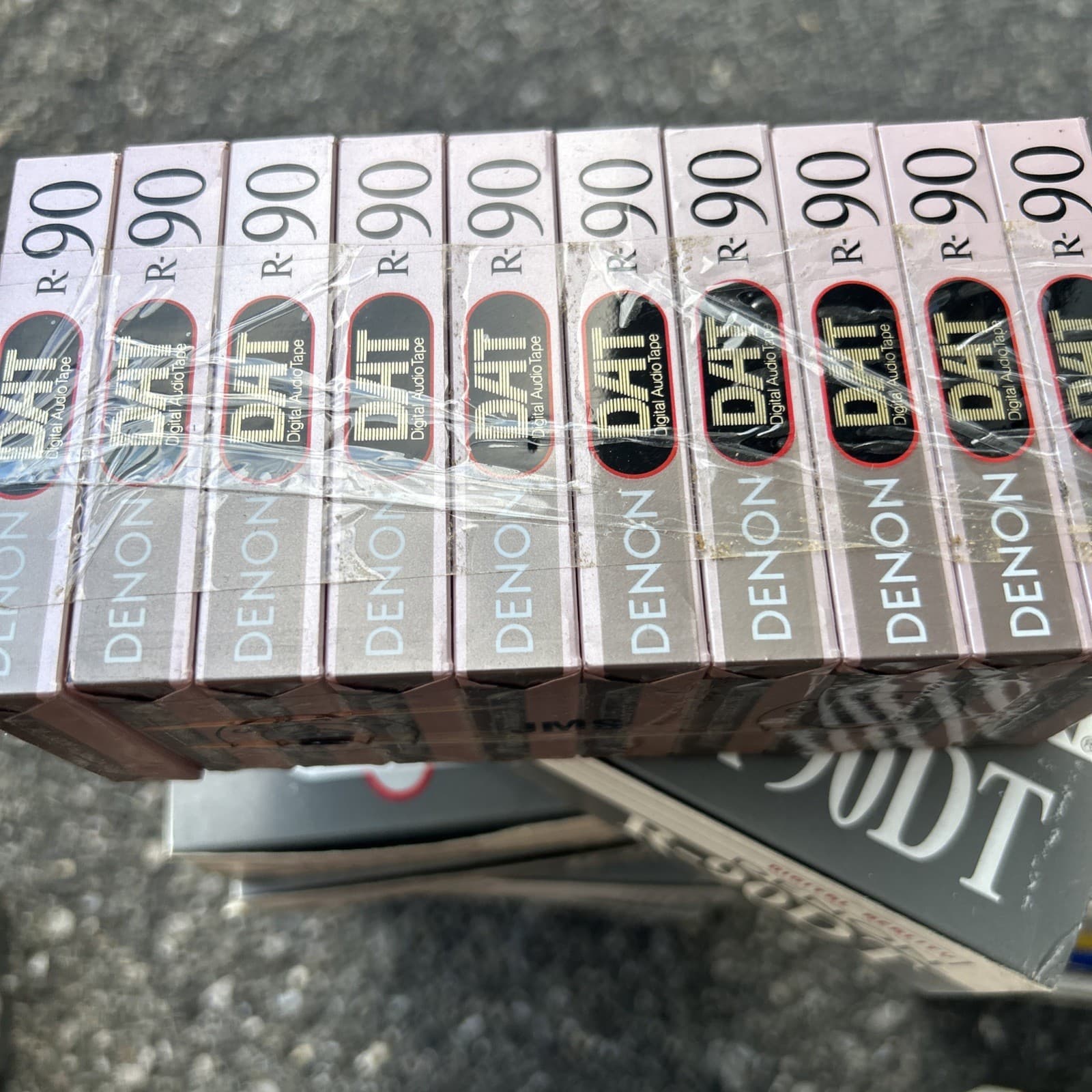 DAT  DENON  R-90DT   DIGITAL AUDIO TAPE (1)  (SEALED) 3