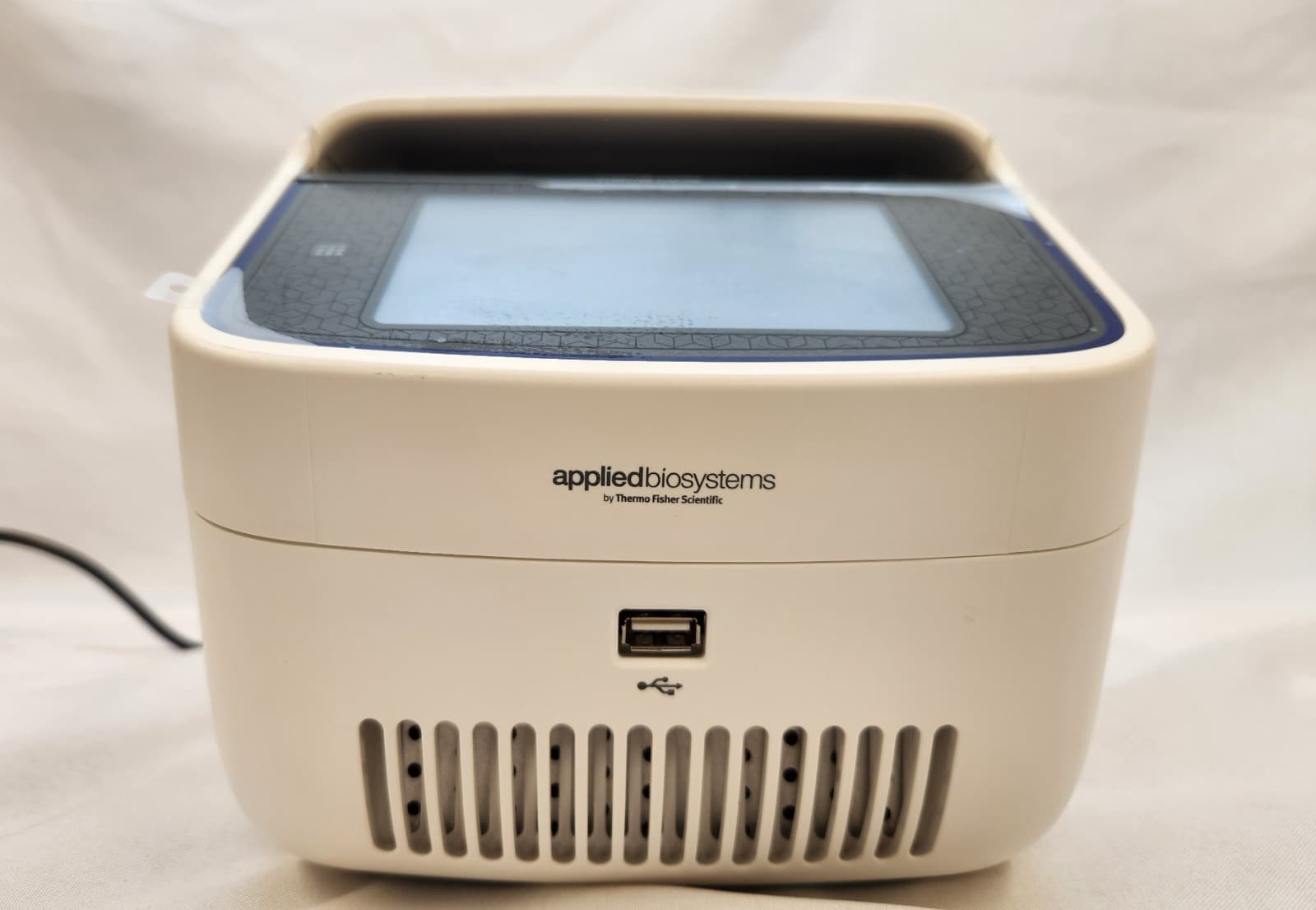 2022 Applied Biosystems MiniAmp Thermal Cycler A37028, 96 Well PCR, LOW LOW USE! 5