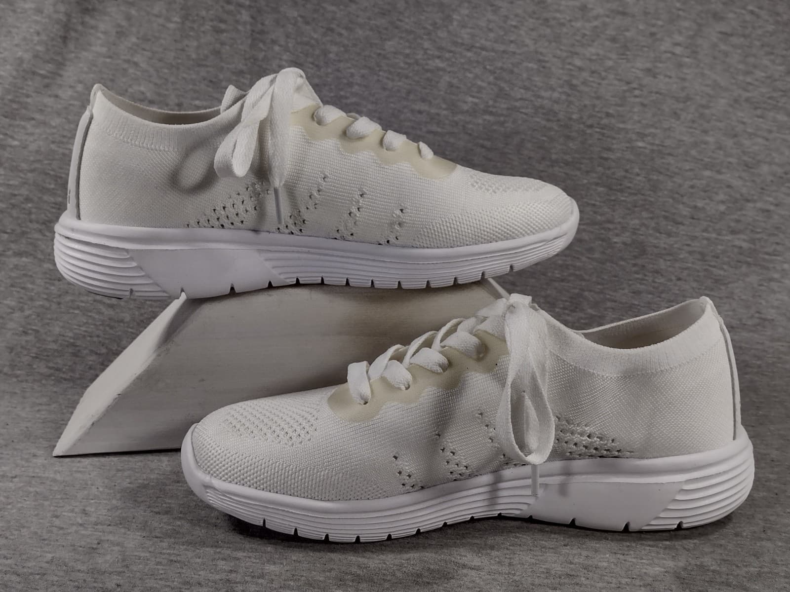 Bloch Omnia Dance Sneakers Shoes Women's 7 Full Sole White Athletic Knit Mesh  3