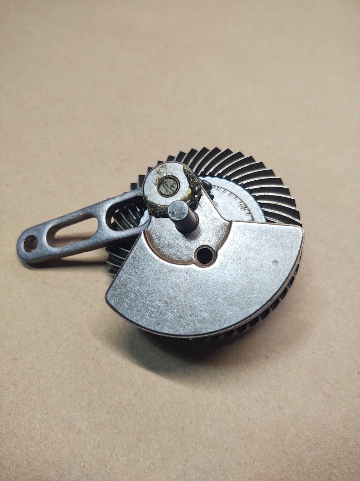 Genuine OEM Ridgid 203416002 Output Gear Assembly For R8642 Reciprocating Saw 2