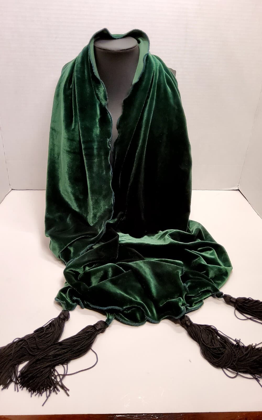 Vtg 80's Norma Walters Forest Green Velvet Scarf 4 Long Black Tassels 69" X 12"