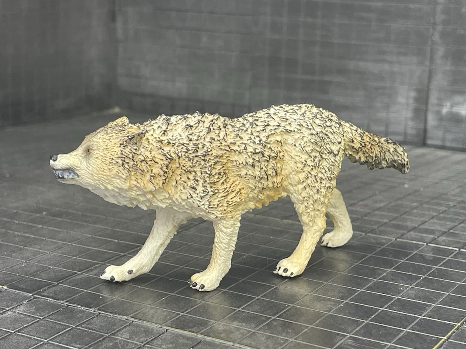 Schleich Growling Snarling Wolf Wildlife Toy Figure 2014 Canine Toy Figurine 2