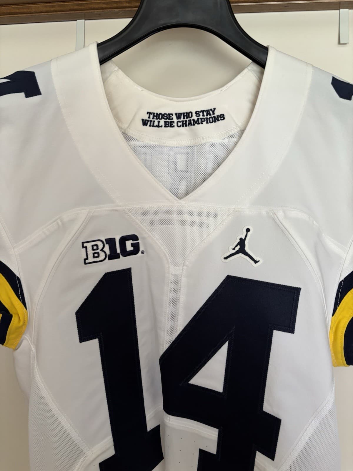 Michigan Wolverines Authentic Game Issued Used Jersey sz 40 rare QB cut. 2