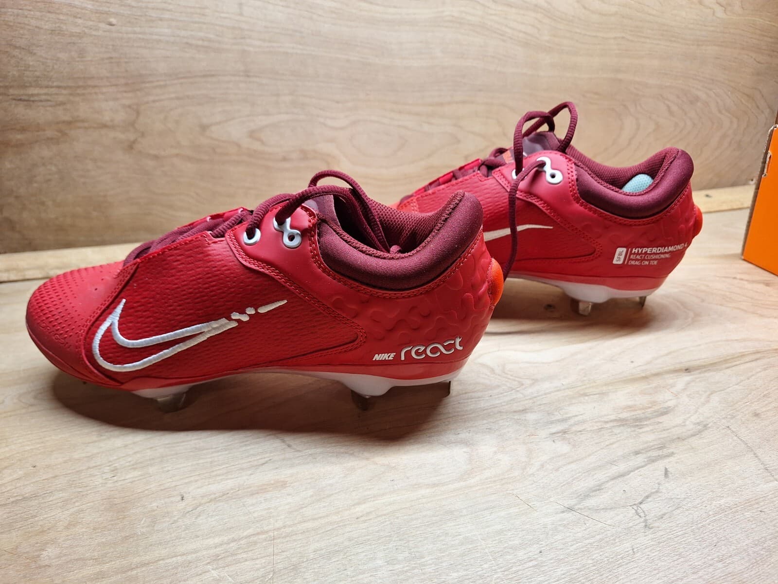 womens hyperdiamond 4 elite nike softball cleats metal spike size 8.5 brand new  2