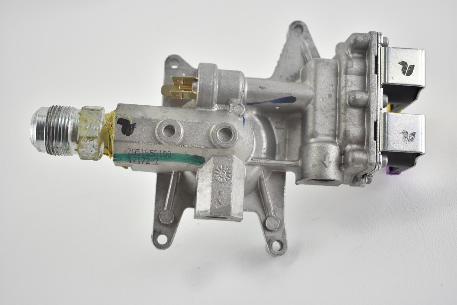 Genuine Maytag Range Oven Gas Valve # W10720102 2