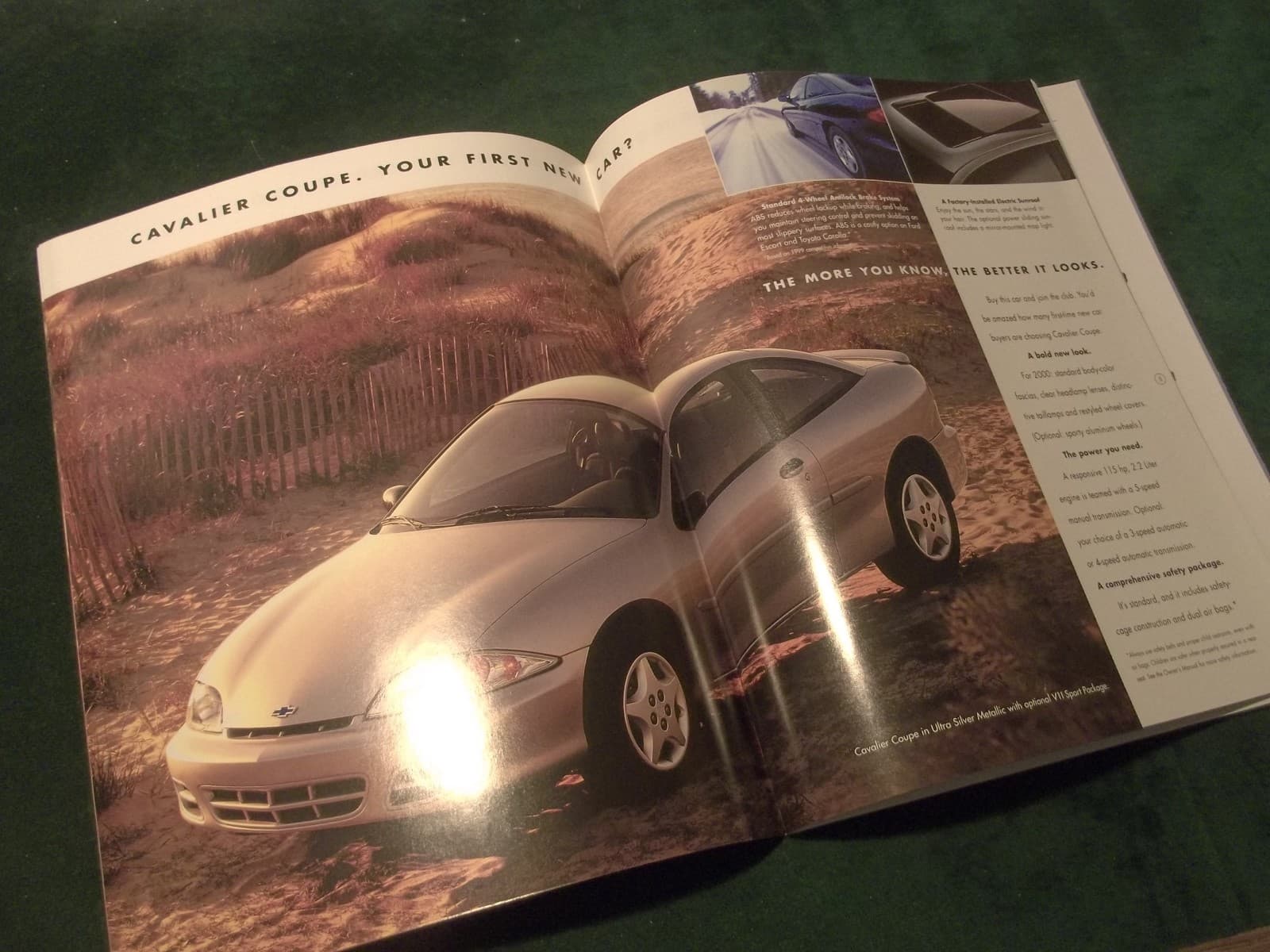 MINT 2000 Chevrolet Chevy Cavalier Sales Brochure  w/Color Chart ~  #860 3