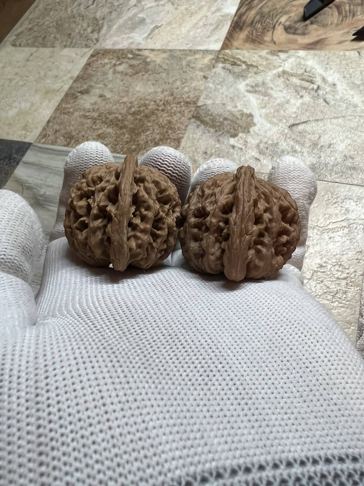 Pair of  Match Chinese Health Walnut 43.5× 39×37mm精配文玩核桃～四座楼 5