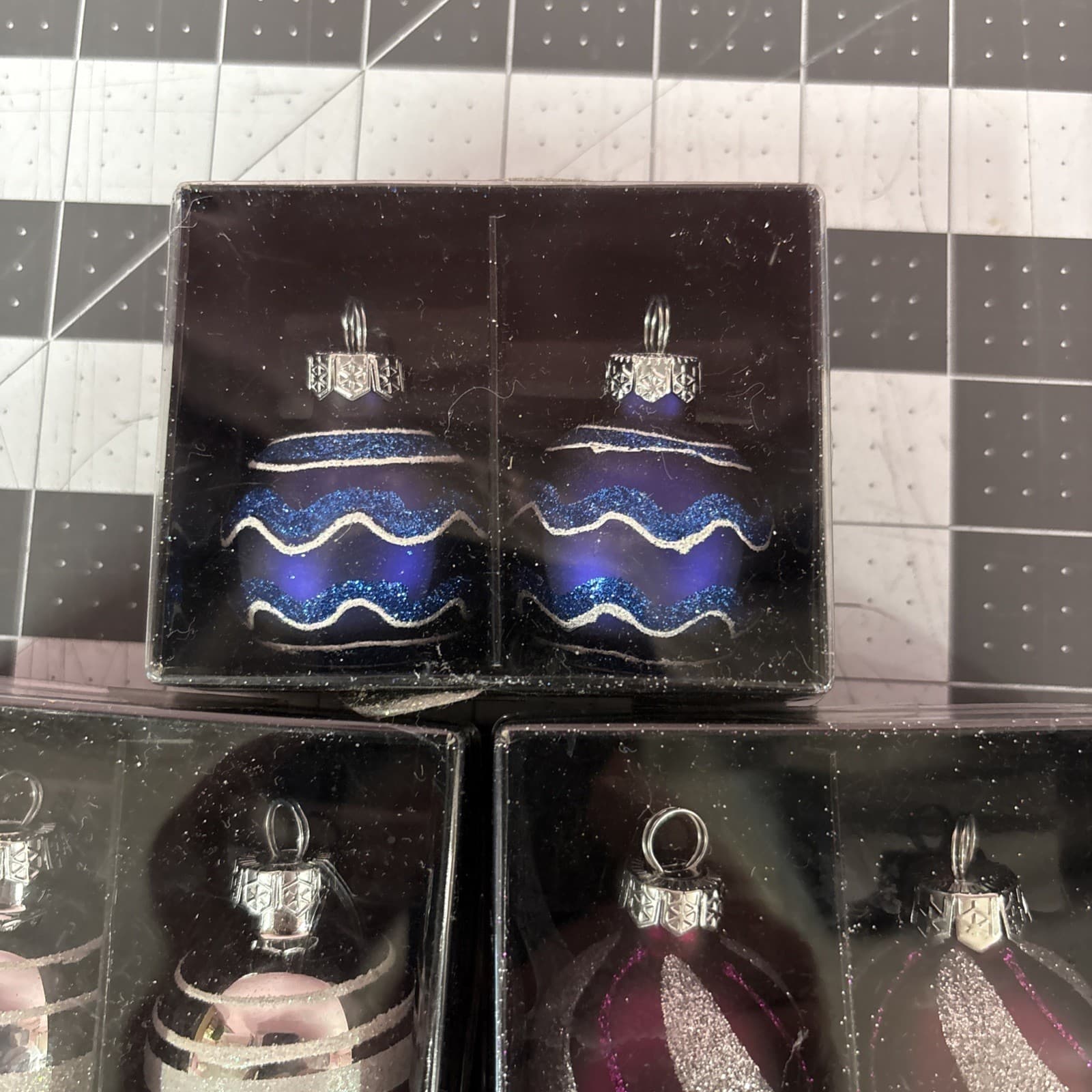 7 DEMURE DAMASK 1.5" Christmas Ornament Place Card Holders 2