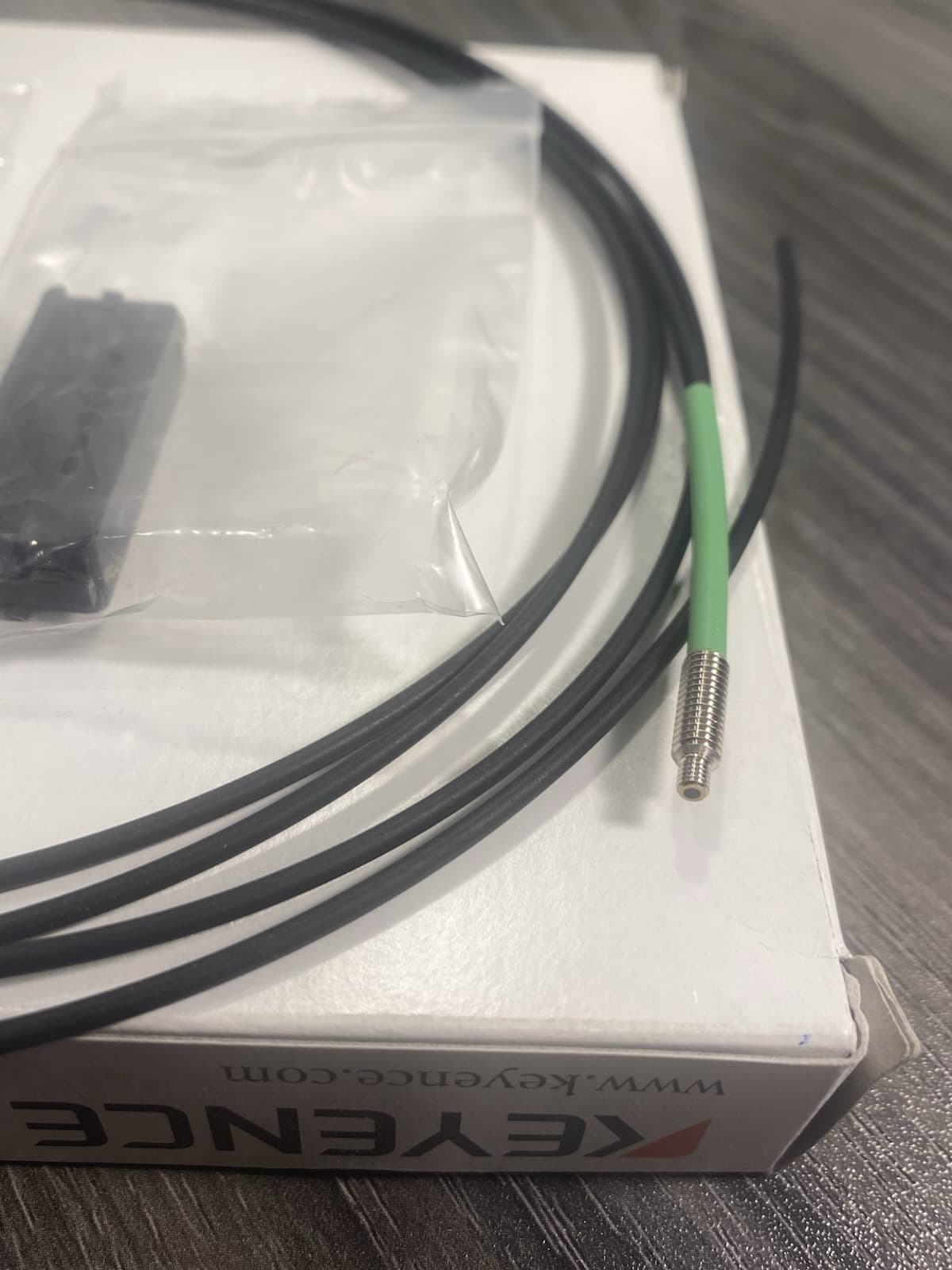 Keyence FU-77V Thru-Beam Fiber Optic Sensor 2M Cord M4 Connection - USA 4