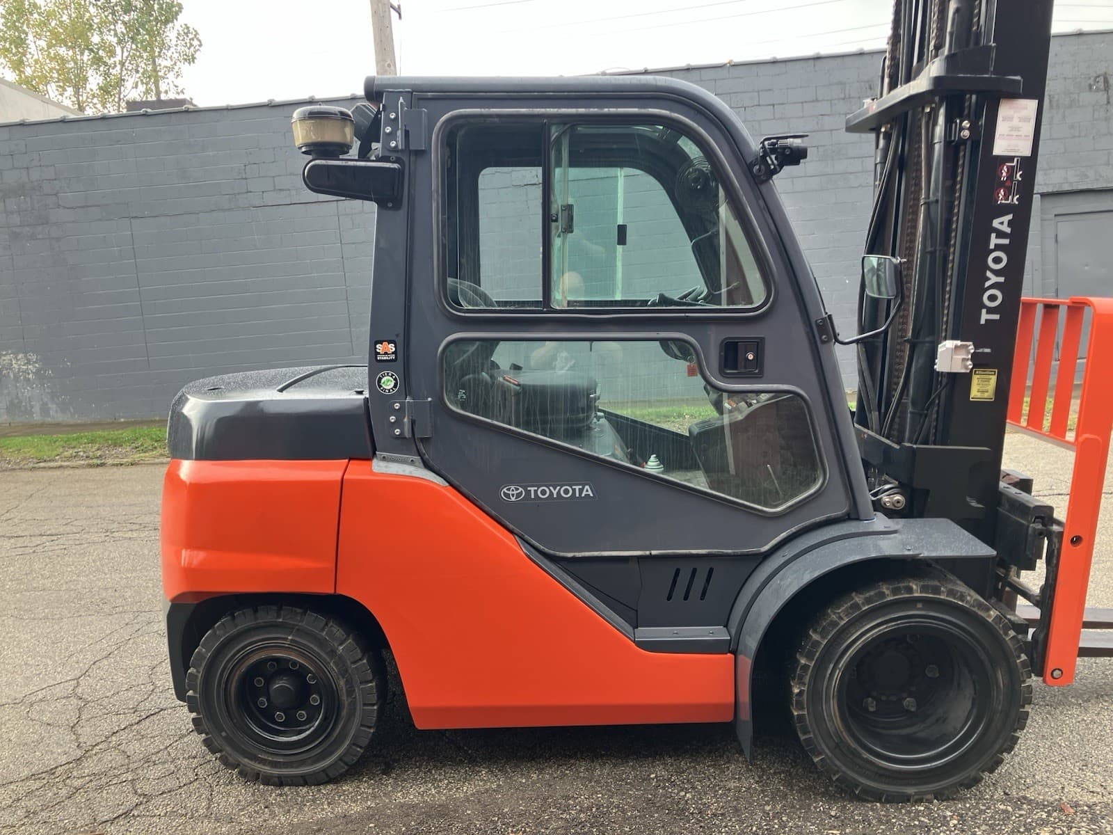 2020 Toyota 8000 LB  Solid Pneumatic Forklift With Side Shift and  2 Stage Mast 5