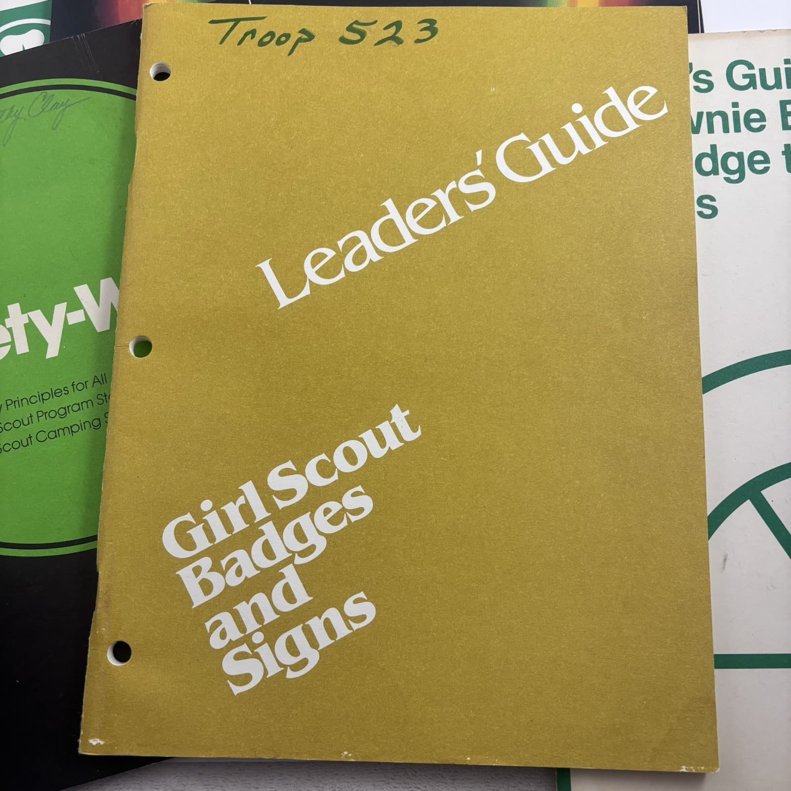 1980s Girl Scouts Cadette/Junior/Senior Troop Manual Books, Binder & Badges 🏕️✨ 4