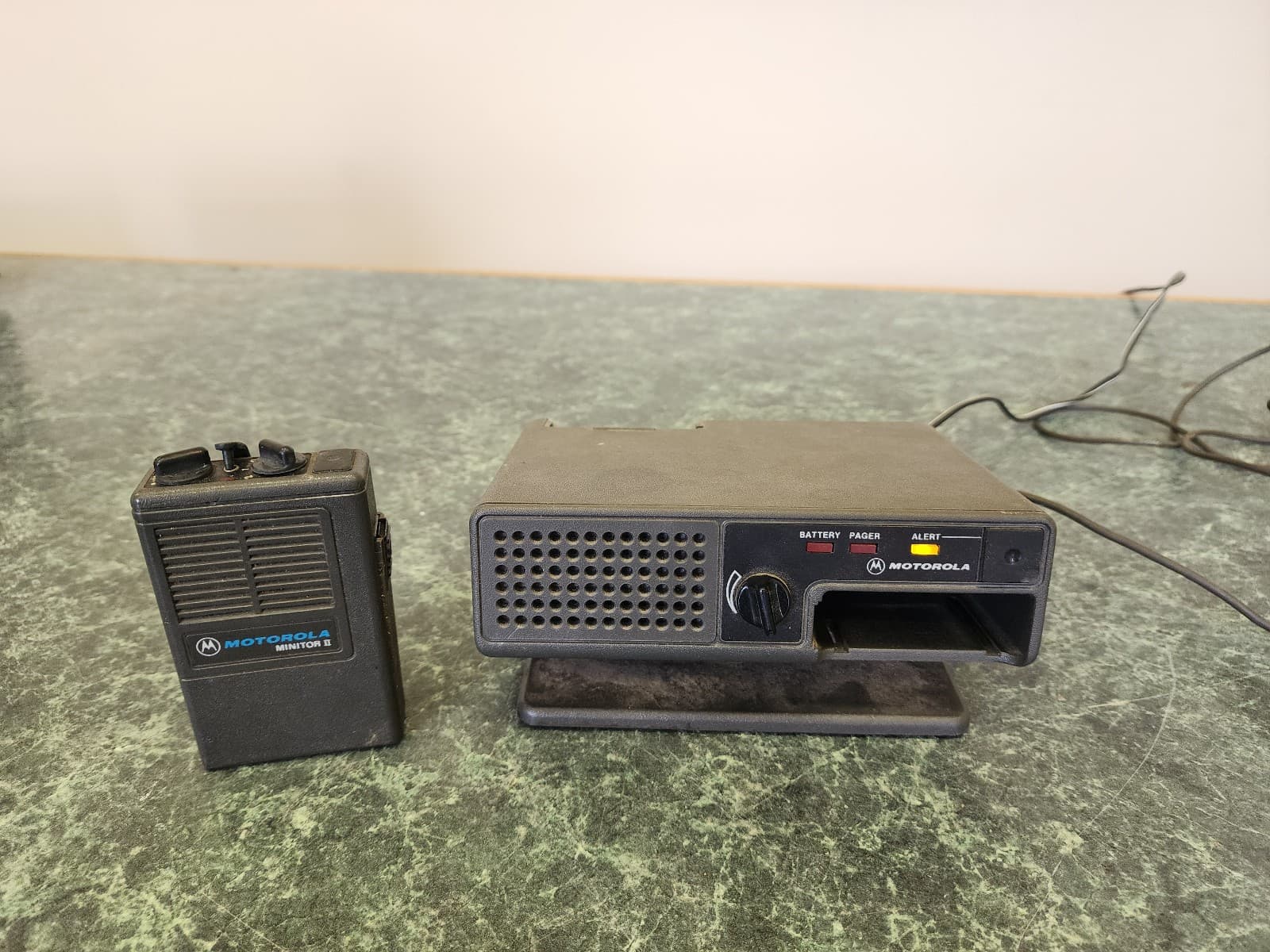 Motorola Minitor II VHF Pager F1: 46.1000 with Amplified Charger 3