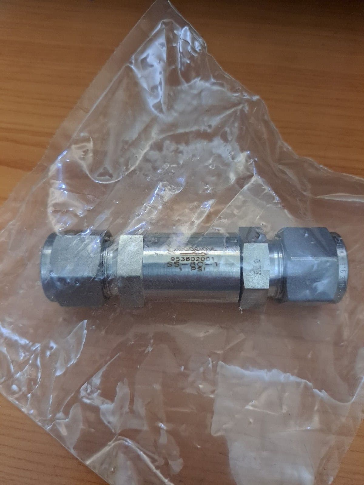 Swagelok SS-8C-1 1/2" SS check valve,, 1 psi cracking pressure