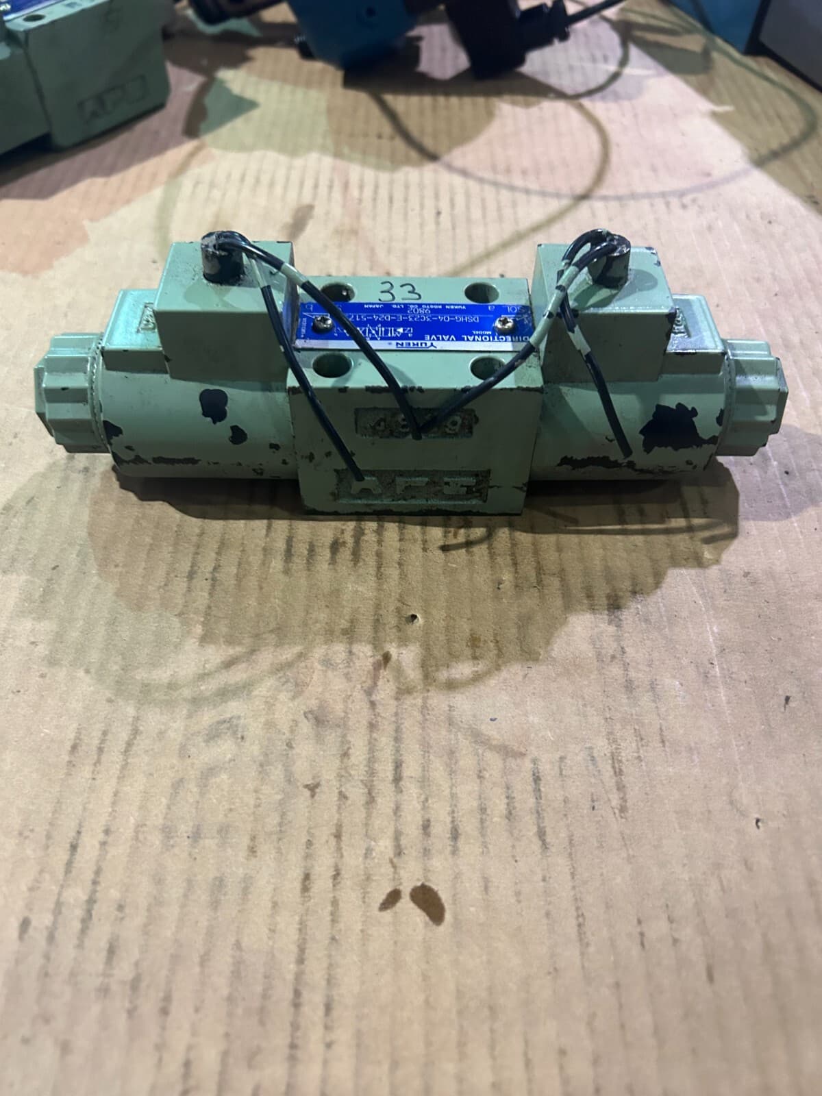 YUKEN Valve DSHG-04-3C23-E-D24-5175 Used-9 2