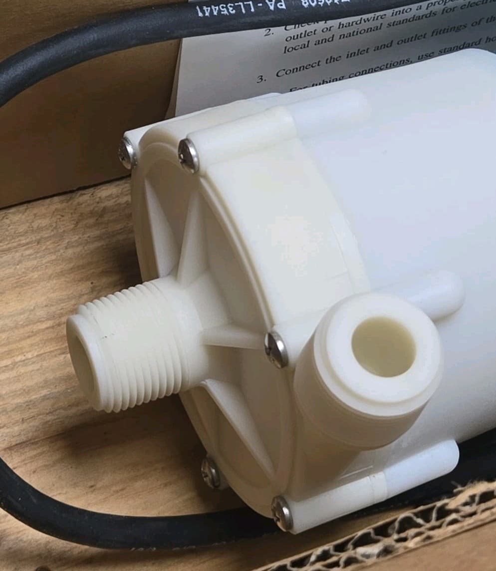 NEW NOS Iwaki Walchem Magnetic Drive Pump WMD-20RZT, 220 Volts, 2.9 Max GPM 3