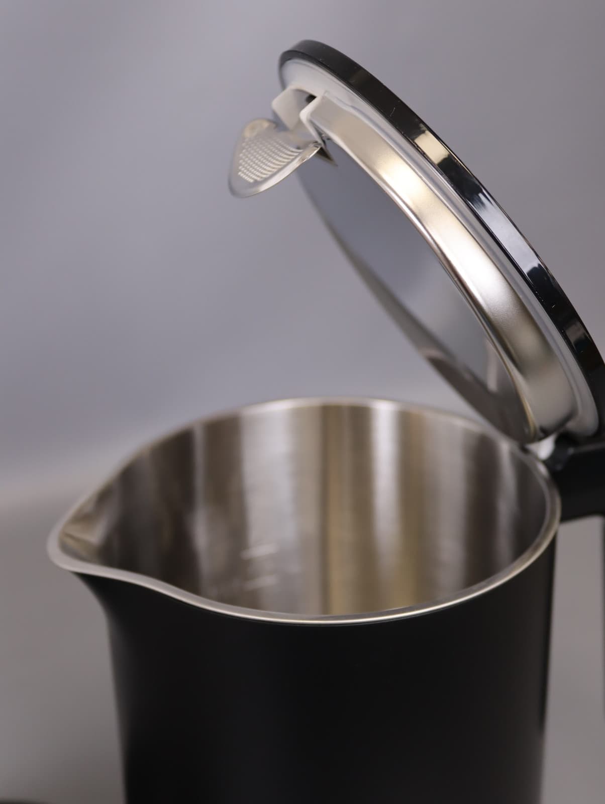 ZWILLING Enfinigy Cool Touch 1.5-Liter Electric Kettle Pro, Cordless Tea 3