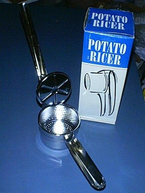 Harold's Kitchen Stainless POTATO RICER & 2 changeable Disks- Coarse & Fine  NEW 2