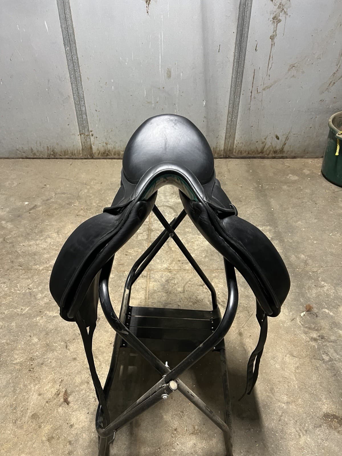 Voltaire Adelaide Dressage saddle 17” In great Condition (Pro Panel) OBO 4