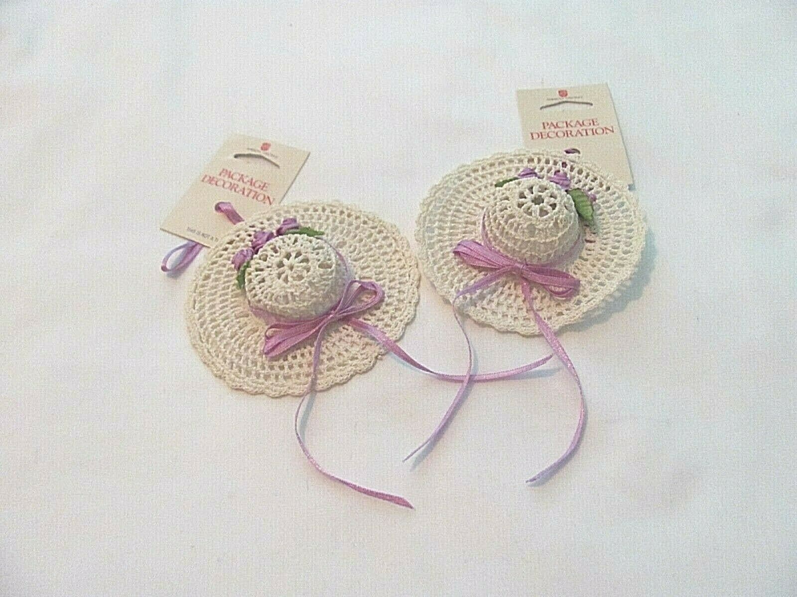 NWT LOT OF 2 AMERICAN GREETINGS CROCHET HAT W/ PURPLE RIBBON PACKAGE DECORATION 2